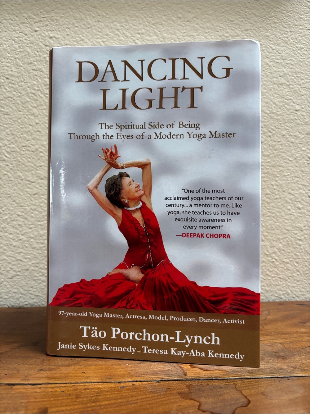 Dancing Light by - Täo Porchon-Lynch